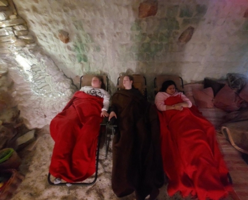 kromě rituálů a výuky v lavicích především v duchu mnoha akcí