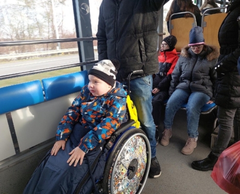 kromě rituálů a výuky v lavicích především v duchu mnoha akcí