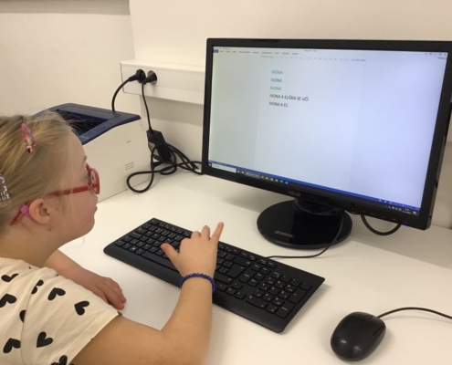 Chodíme se učit také do počítačové učebny