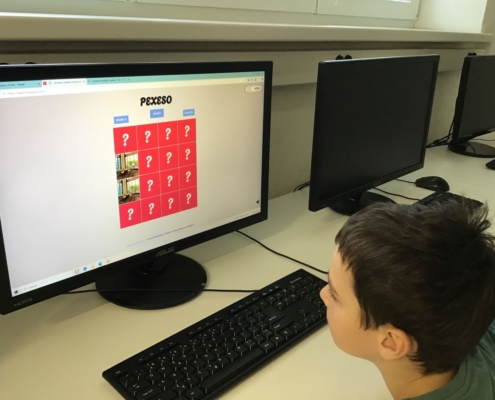 Chodíme se učit také do počítačové učebny