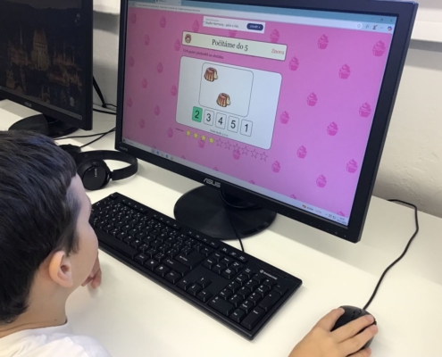 Chodíme se učit také do počítačové učebny