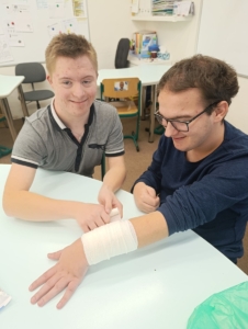 ve výchově ke zdraví s klukama věnovali IZS