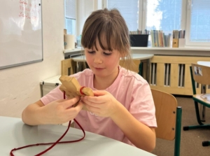 Tento týden se v družině především tancovalo, zpívalo, kreslilo a vybarvovalo