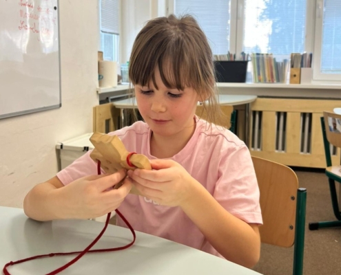 Tento týden se v družině především tancovalo, zpívalo, kreslilo a vybarvovalo