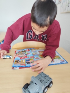 Tento týden se v družině především tancovalo, zpívalo, kreslilo a vybarvovalo