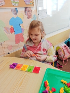 Tento týden byl zaměřen na domácí zvířata a barvy