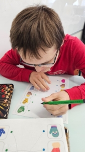 z výuky, plavání, přípravy na besídku a oslavy Matyho narozenin