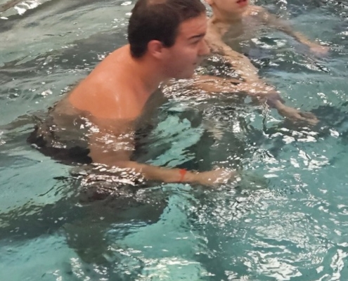 z výuky, plavání, přípravy na besídku a oslavy Matyho narozenin