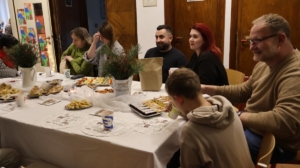 Letos opět proběhlo adventní posezení s rodiči a kolegy