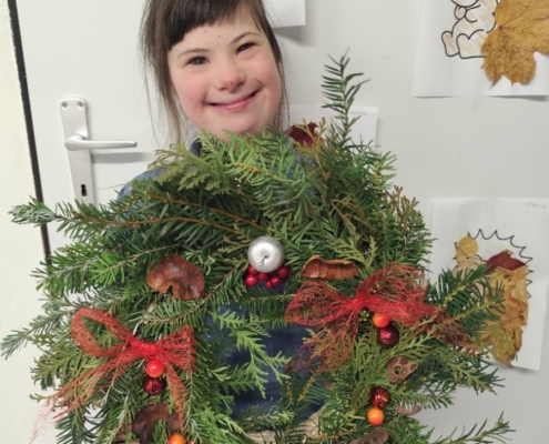 třída D se na etapy věnovala výrobě závěsných věnců