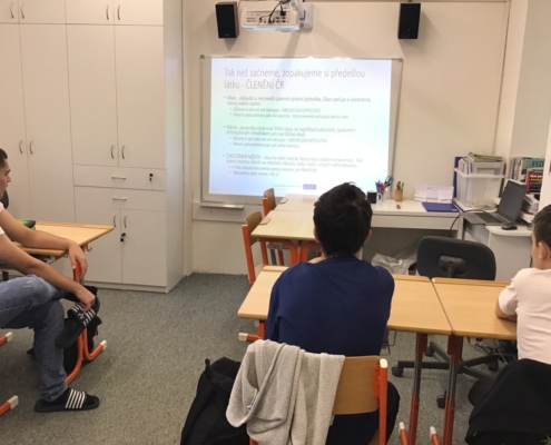 těšíme na prázdniny a odpočinek, ale zatím pilně pracujeme