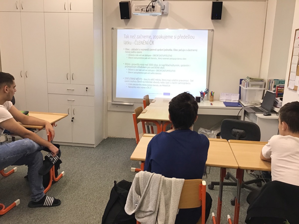 těšíme na prázdniny a odpočinek, ale zatím pilně pracujeme