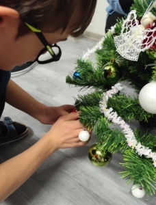 drobný dáreček s přáním k Vánocům