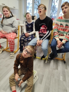 třída D měla své předvánoční posezení s dětmi
