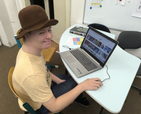 Krásné svátky a šťastný vstup do roku 2026 přeje třída E.