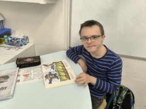 Krásné svátky a šťastný vstup do roku 2026 přeje třída E.