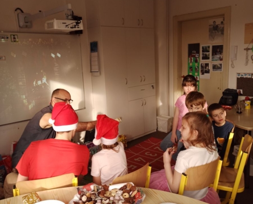 Předvánoční posezení a rozdávání krásných dárečků. Ochutnávka cukroví