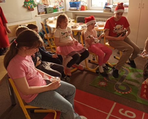 Předvánoční posezení a rozdávání krásných dárečků. Ochutnávka cukroví