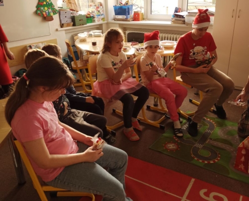 Předvánoční posezení a rozdávání krásných dárečků. Ochutnávka cukroví