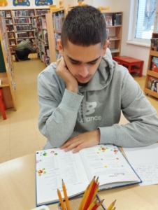 Dnes jsme opět navštívili besedu v knihovně.