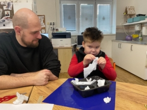 Výuka ve třídě B zaměřena na téma Zima - roční období