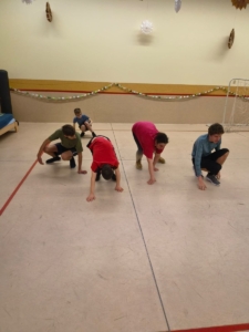 krátkou rozcvičku, zaběhali jsme si, zahráli hru zaměřenou na orientaci v prostoru