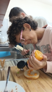 Dnes jsme si v kuchařském kroužku vyrobili si párhambáčů s trhaným masem