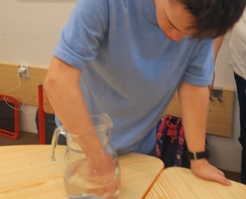 probrali čtení, psaní, počítání, globální čtení a v řečové výchově jsme se zaměřili na správné dýchání