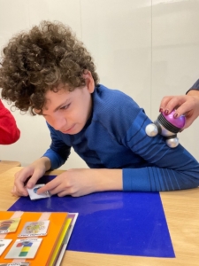 Výuka ve třídě B v tomto týdnu pokračovala v duchu poznávání znaků zimního období