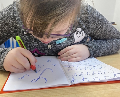 Hrajeme si s písmenky- určujeme první hlásku ve slově