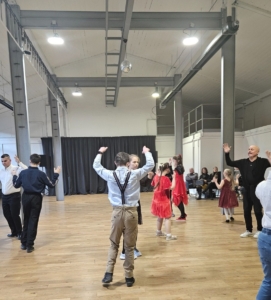 Včera proběhla ukázková hodina v tanečních s Jardou