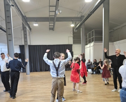 Včera proběhla ukázková hodina v tanečních s Jardou