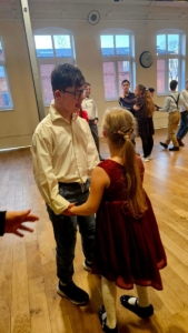 Včera proběhla ukázková hodina v tanečních s Jardou