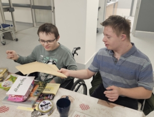 Dneska jsme navštívili našeho spolužáka a kamaráda Vojtu v nemocnici