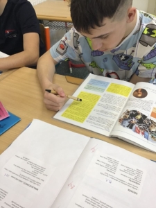 momenty z výuky českého jazyka, matematiky, prvouky, přírodovědy, vlastivědy, přírodopisu, chemie