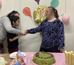 Terezka dnes se svými spolužáky oslavila své narozeniny