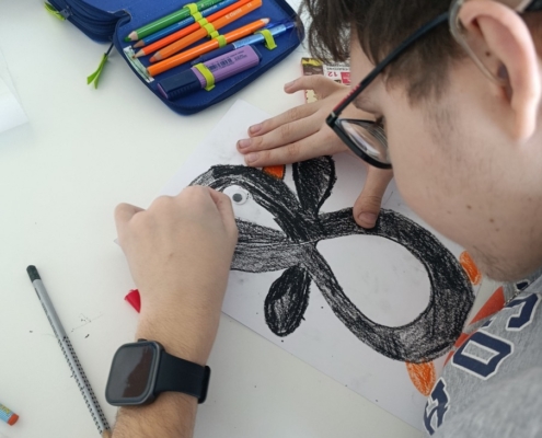 S klukama z E třídy jsme vyráběli tučňáky