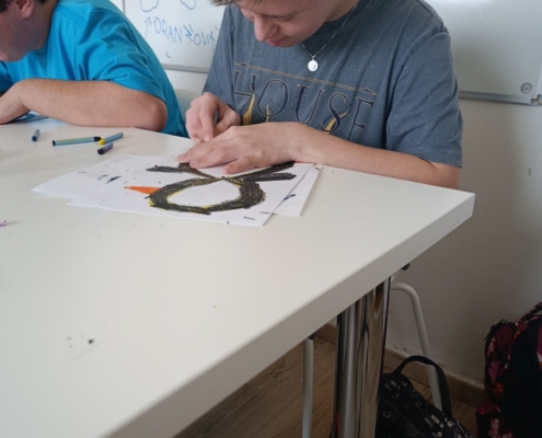 S klukama z E třídy jsme vyráběli tučňáky