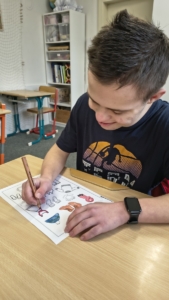 hodina zaměřena na počítání a zimní oblečení a rozvoj paměti