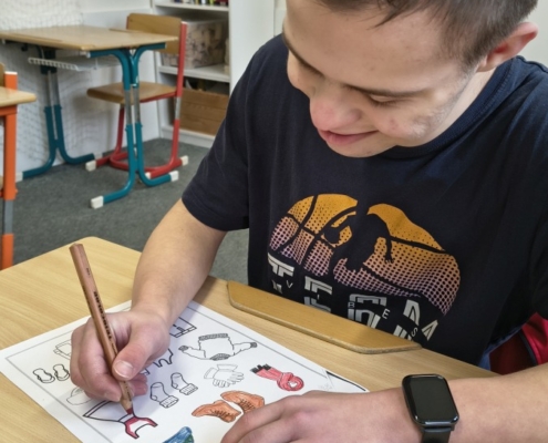 hodina zaměřena na počítání a zimní oblečení a rozvoj paměti