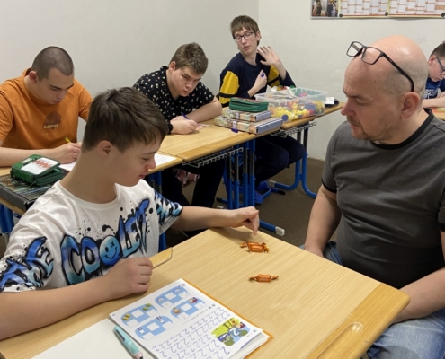 Procvičování číselného oboru 0- 8, počítání a sčítání do 8, porovnávání čísel