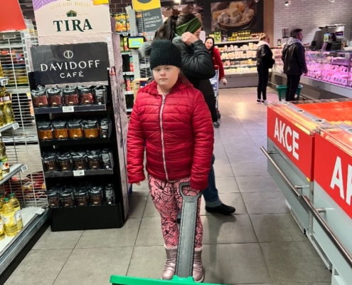 čtení s porozuměním, procvičovali psaní psacím písmem a učili se číst i psát nové hlásky. V matematice sčítali do 100.