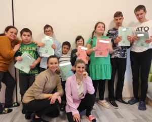 Pololetní vysvědčení za školní rok 2025/2026 je rozdáno