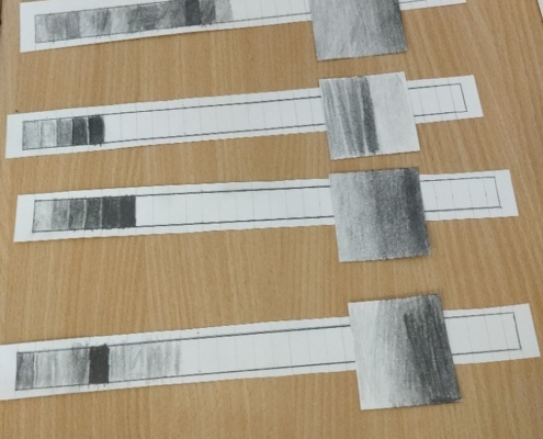 Dnes jsme si ve výtvarné výchově vyzkoušeli stínování