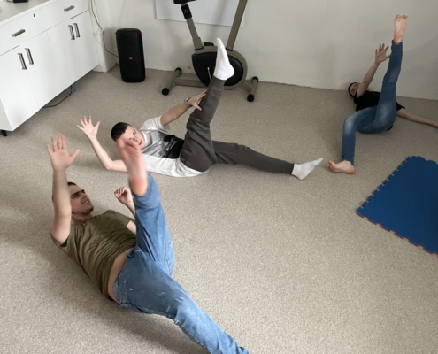 Zpevněni core, posilovaní s vlastní vahou a salto mortale