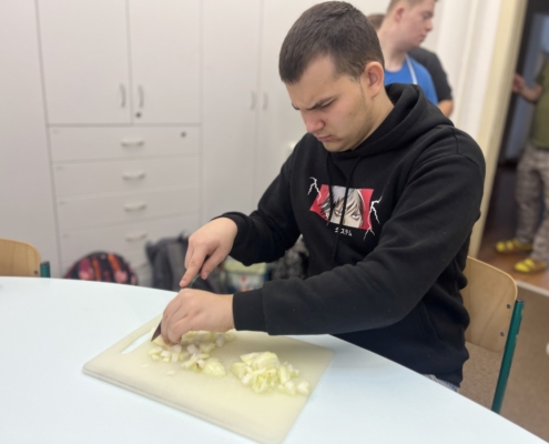 Dnes třída E vařila zelňačku