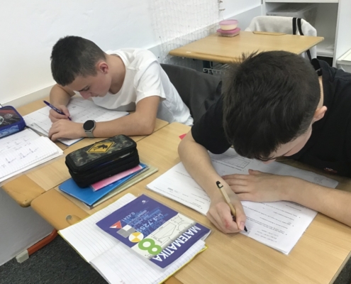 Opakujeme, učíme se, zapojujeme i ruce