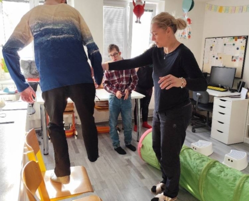 třída si zpestřila páteční chvíle a proměnila se na různá sportovní stanoviště