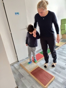 třída si zpestřila páteční chvíle a proměnila se na různá sportovní stanoviště