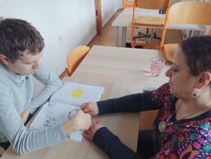 výuka, zahráli několik her, zatančili jsme si a vyrazili jsme na procházku